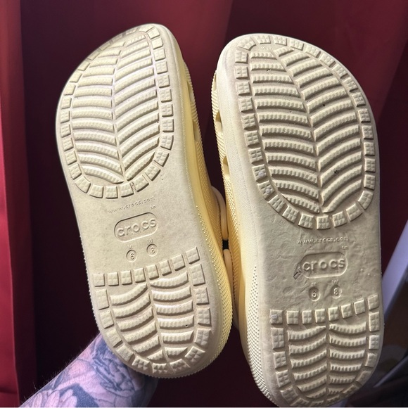 Yellow Platform Crocs Size 8 - Picture 4 of 4